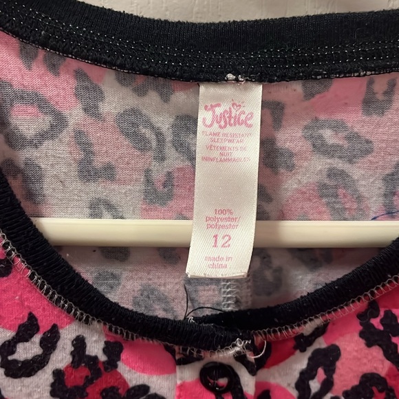 3/$20 Justice, pink, black & white cheetah print snap up onesie - Picture 2 of 6